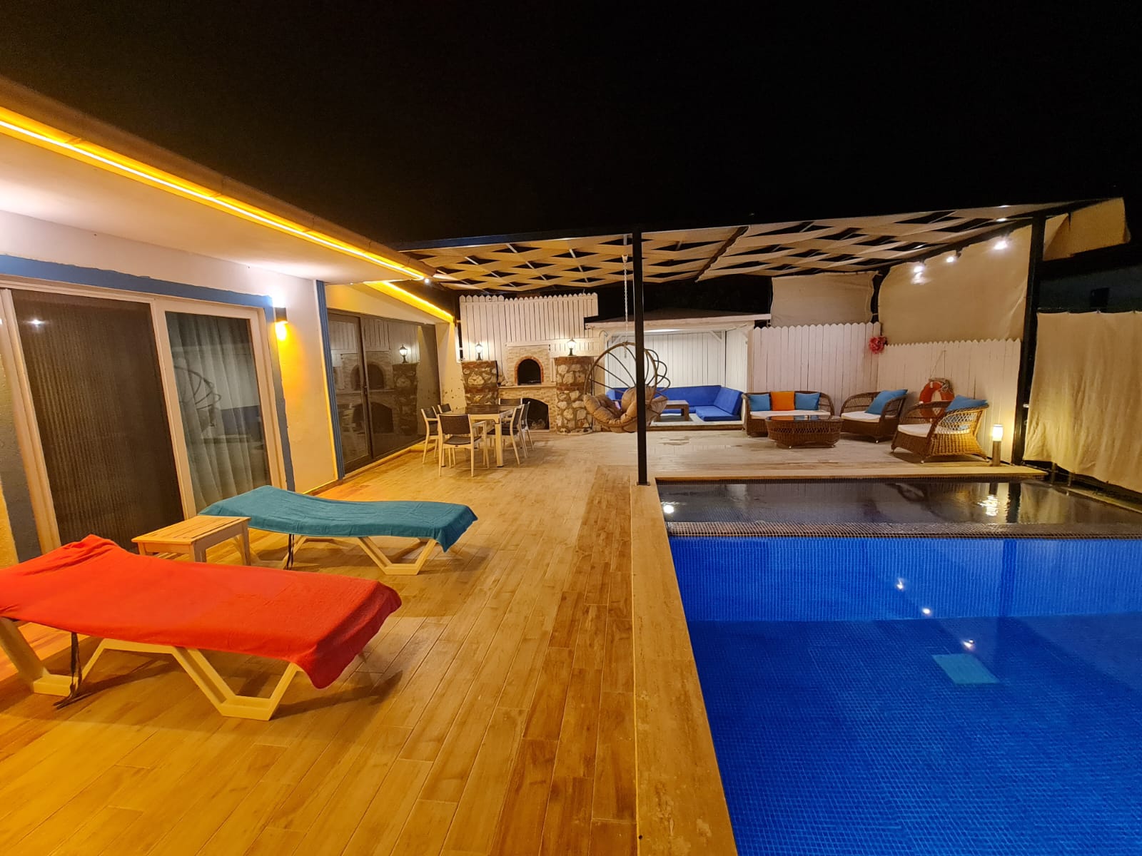 /images/Villa/1/e4ef9d78-8c22-4e52-a5a8-89ddd752b03e.jpg